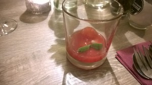 Cocktail med gedeost og vandmelon
