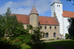 Det gamle kloster og den nyere kirke
